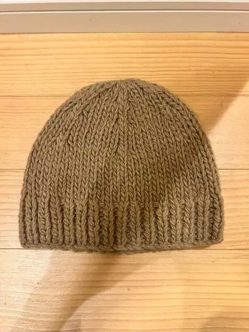 OUAT 베이지 니트 모자