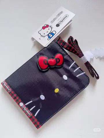 헬로키티 여권 케이스