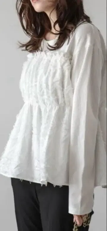 SUGAR BISKET AMELY 자카드 페플럼 도킹 상의