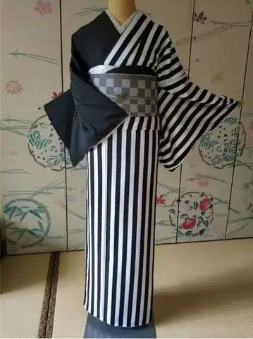 새상품 코몬 기모노 블랙 화이트 스트라이프