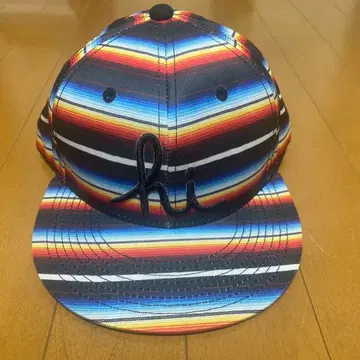 in4mation 스냅백 캡 사라페