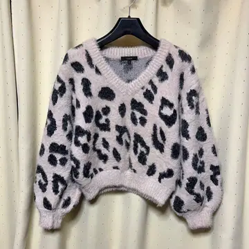 rienda 레오파드 무늬 샤기 니트