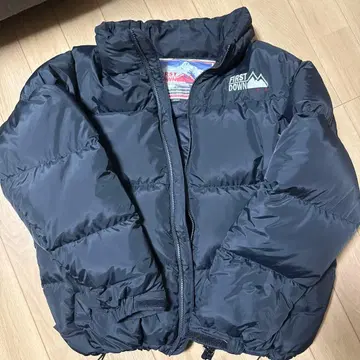퍼스트 다운 다운 자켓 M 사이즈