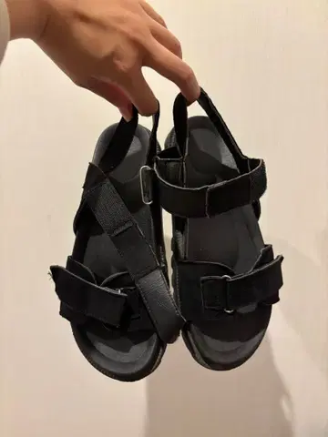 블랙 샌들
