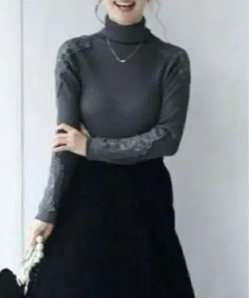 [택 포함 미사용 새상품] CAWAii 터틀넥 니트 그레이 레이스 자수