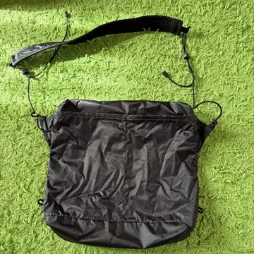 블루 러그 FAIRWEATHER* road sacoche (black)