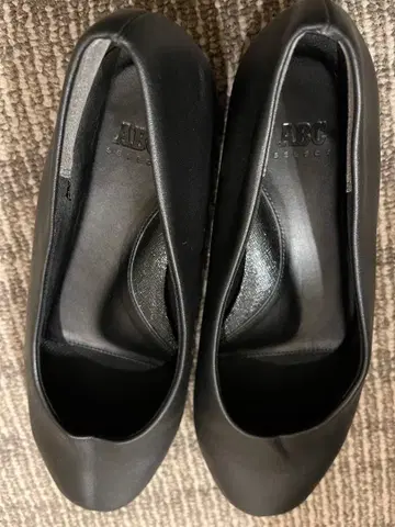 ABC 블랙 펌프스 주름 있음