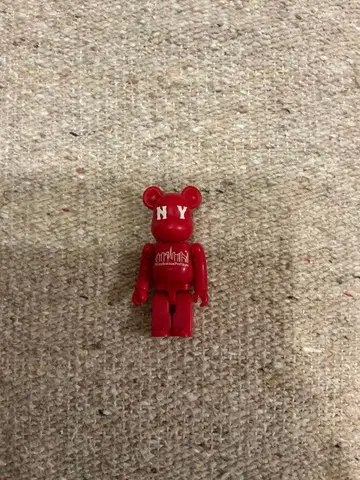 맨해튼 포티지 30주년 기념, 빨간색 베어브릭 자택 보관품입니다!