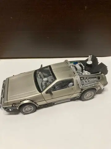 델로리안 1/18 백투더퓨처