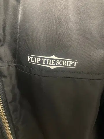 FLIP THE SCRIPT 봄버 자켓 블랙