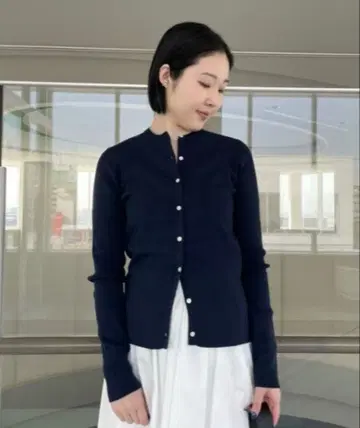 Mila Owen 크루넥 리브 니트 가디건 네이비 손세탁 가능