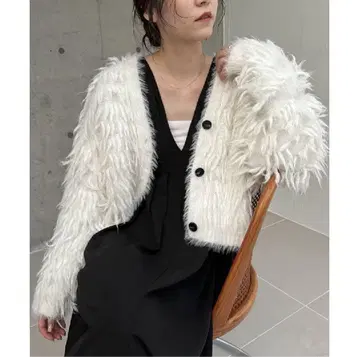 CAPRICIEUX LE'MAGE 카프리슈레마쥬 프린지 가디건