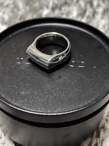 tomwood crest ring 52