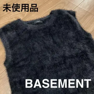 [ 미사용품 ] BASEMENT 퍼 조 노슬리브 니트 베스트