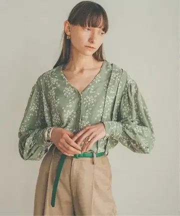 CLANE 스트라이프 플라워 자수