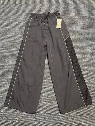 BEAMS 레이스 절개 트랙 팬츠