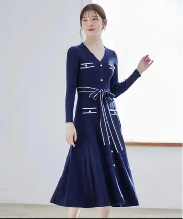 토코 클로젯 허리 리본 없음 펄 장식 단추 바이컬러 리브 니트 원피스