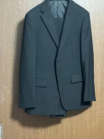블랙 비즈니스 정장 2버튼 사이즈 90A 커버 옷걸이 포함