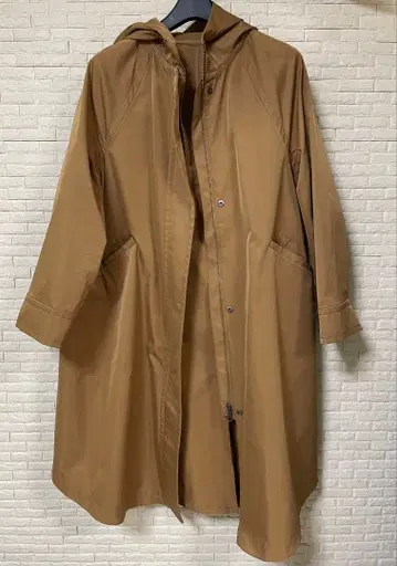 EMMEL REFINES 후드 부착 브라운 롱 코트