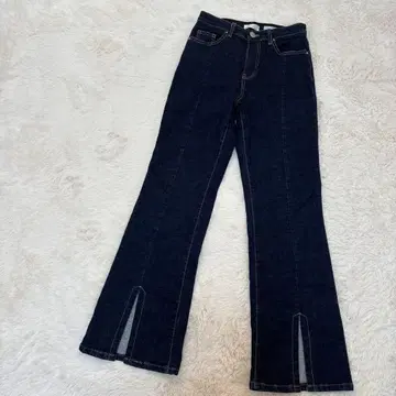 새상품급 인디마크 dw2r 데님 팬츠 플레어 데님 슬릿 포함
