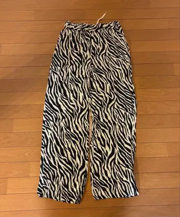 Spick and Span 제브라 패턴 팬츠 사이즈 38