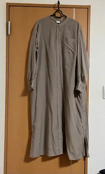 어반 리서치 도어스 원피스 베이지 계열 doors