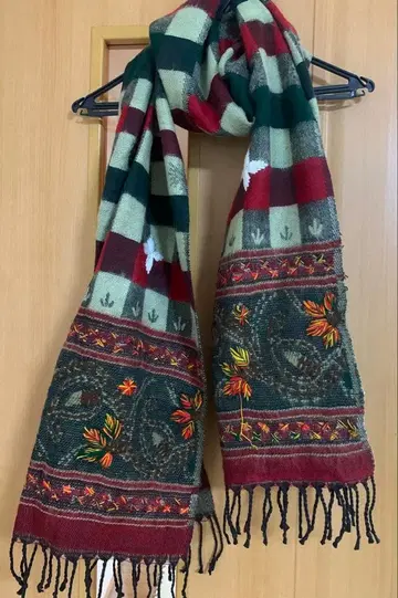 아시아 인더스트리즈 리미티드 체크 무늬 자수 숄