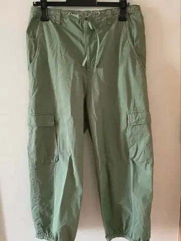 올리브 그린 카고 팬츠