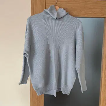 ADAM ET ROPE' 리브 하이넥 스웨터 스카이블루 블루