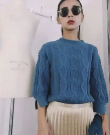 아메리빈티지 블루 케이블 니트 반팔