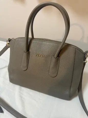 FURLA 베이지 그레이 숄더백