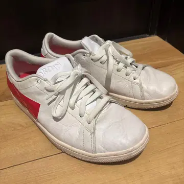 조던 화이트/레드 스니커즈