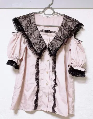 NOEMIE 핑크 레이스 옷깃 반팔 블라우스