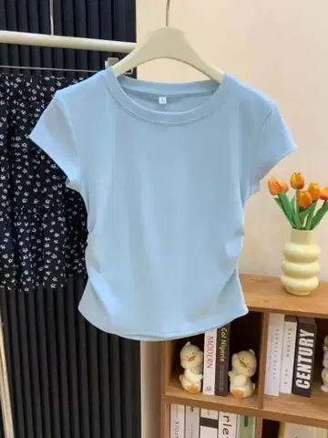 스카이블루 반팔 셔츠 타이트 핏