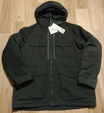 UNIQLO 화이트 마운티니어링 하이브리드 다운