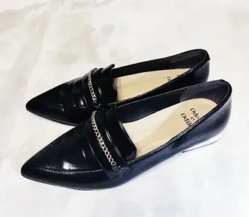 오데뜨 앤 오딜 체인 에나멜 로퍼