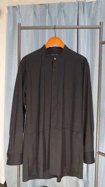 S'YTE 블랙 T/W 셔츠