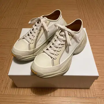 CTHY 화이트 스니커즈