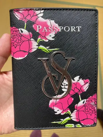 Victoria's Secret 여권 케이스 꽃무늬