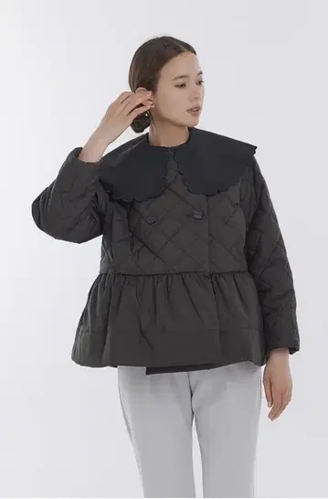 yori 헤므프릴 퀼트 숏코트 블랙