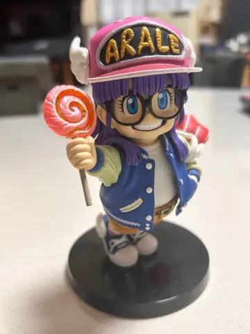 Dr. 슬럼프 아라레짱 피규어