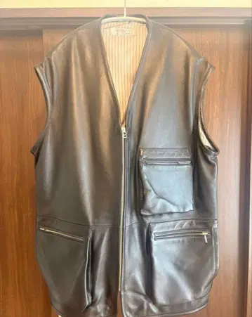 BEAUTY&YOUTH TUBE 가죽 베스트