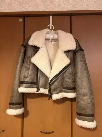 moussy / CROPPED FLIGHT 자켓