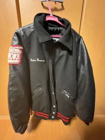 Neff 바시티 자켓 M 블랙 JoJo 자수