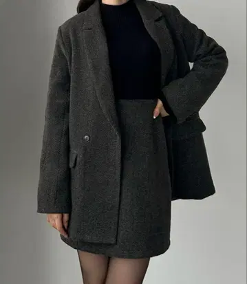 헤링본 테일러드 자켓 + 미니 스커트