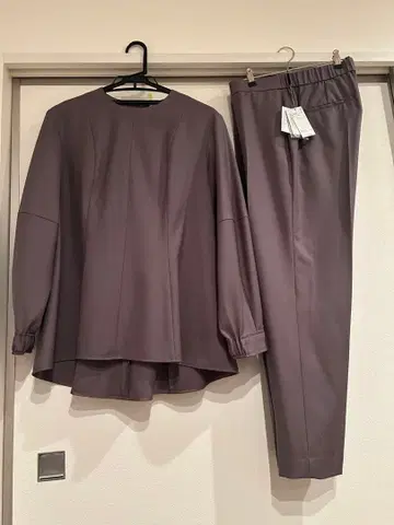 카키 계열 팬츠 셋업