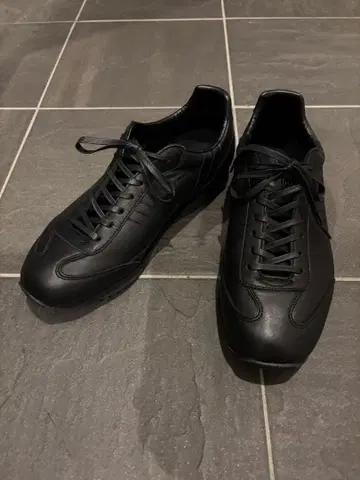 컨디션 최상 Patrick MARARAIN 블랙 가죽 스니커즈