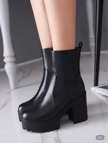 블랙 통굽 부츠