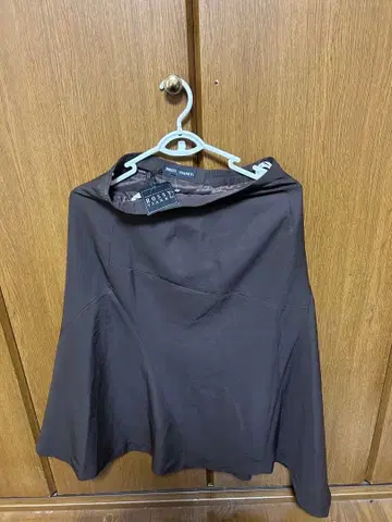 ROSSY VIANKY 브라운 플레어 스커트