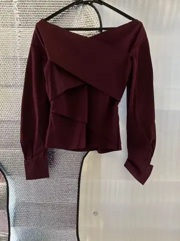 Theory 긴팔 상의 S 오프숄더